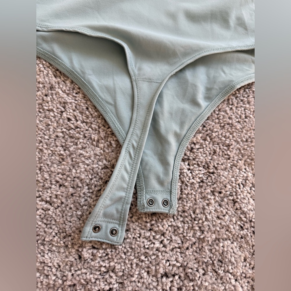 Abercrombie & Fitch Womens Wrap Bodysuit - Light Teal
Blue - Picture 5 of 7